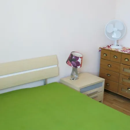 Masaryka 13 *